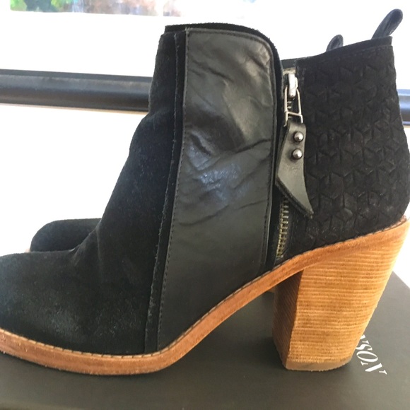 Matt Bernson black suede HOLT bootie - Picture 2 of 12